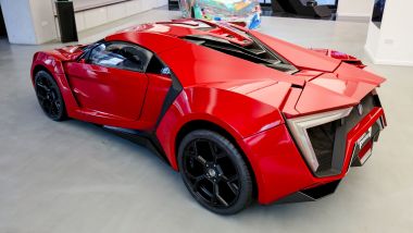 Lycan HyperSport in NFT: visuale di 3/4 posteriore