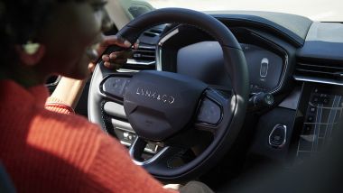 Lynk &amp; Co 01, il volante