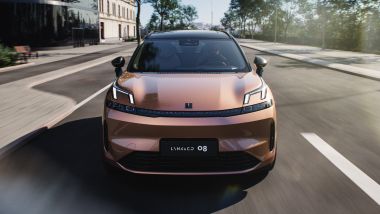 Lynk &amp; Co 08, potenza di sistema di 211 CV