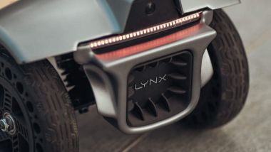Lynx, il primo monopattino elettrico a tre ruote, le luci posteriori