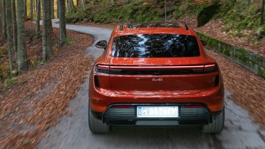 Macan Turbo Electric: se la guidi, non rimani indifferente