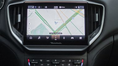 Maserati Ghibli Hybrid Fragment: il touchscreen da 10,1'' del sistema infotelematico