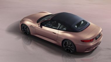 Maserati GranCabrio folgore: la capotte in tela si ritrae fino a 50 km/h