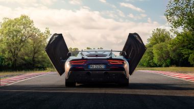 Maserati GT2 Stradale, le porte tipo butterfly