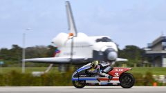 Max Biaggi vola nello "spazio" a 470 km/h - VIDEO