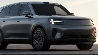Maxi SUV elettrici e ibridi rovinano le strade in Cina: il peso supera anche tre tonnellate