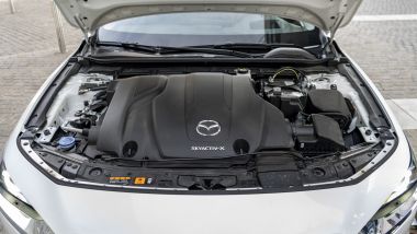 Mazda 3 e-Skyactiv X Sedan: il 4 cilindri duemila benzina ibrido da 186 CV