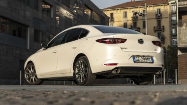 Mazda 3 e-Skyactiv X Sedan: la prova della berlina con motore ibrido