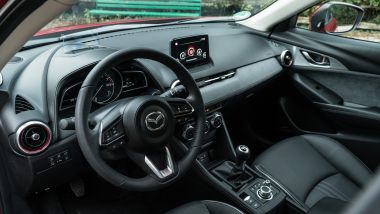Mazda CX-3 2021: interni