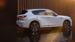 Mazda CX-60: sul SUV giapponese la nuova tinta Rhodium White