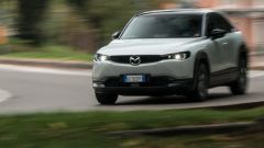 Mazda MX-30: prova, prezzi, autonomia batterie, opinioni