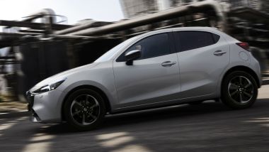 Mazda2 2023: visuale laterale