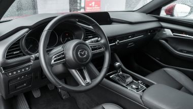 Mazda3 2.0 Skyactiv G M Hybrid Exclusive, gli interni