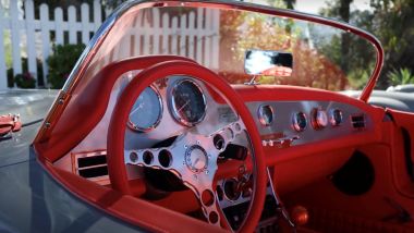Mercedes 300 SL: l'abitacolo dell'auto di John Sarkisyan in pelle rossa