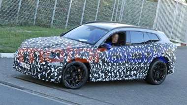 Mercedes-AMG GT SUV: debutto per i 140 anni della casa di Stoccarda, qui un prototipo