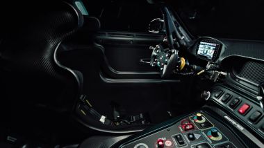 Mercedes-AMG GT2 Pro, il posto di guida