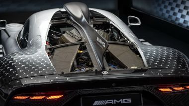 Mercedes AMG One: il V6 posteriore è abbinato a 4 motori elettrici