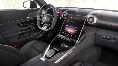 Mercedes-AMG SL 2022, lo schermo reclinabile dell'infotainment