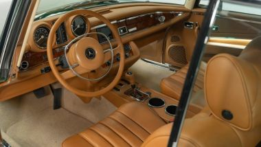 Mercedes-Benz 280 SE 1969: tutta l'eleganza e il lusso dell'abitacolo