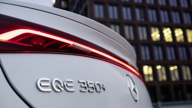 Mercedes-Benz EQE 350+: badge posteriore