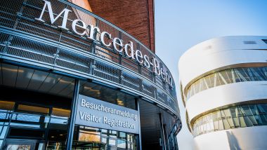 Mercedes-Benz, il 2022 si archivia in positivo