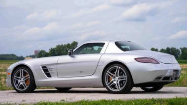 Mercedes-Benz SLS-AMG 2012: l'esemplare ha percorso solo 251 miglia