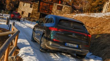 Mercedes-Benz SUV Winter Experience 2025: EQE SUV sui sentieri innevati