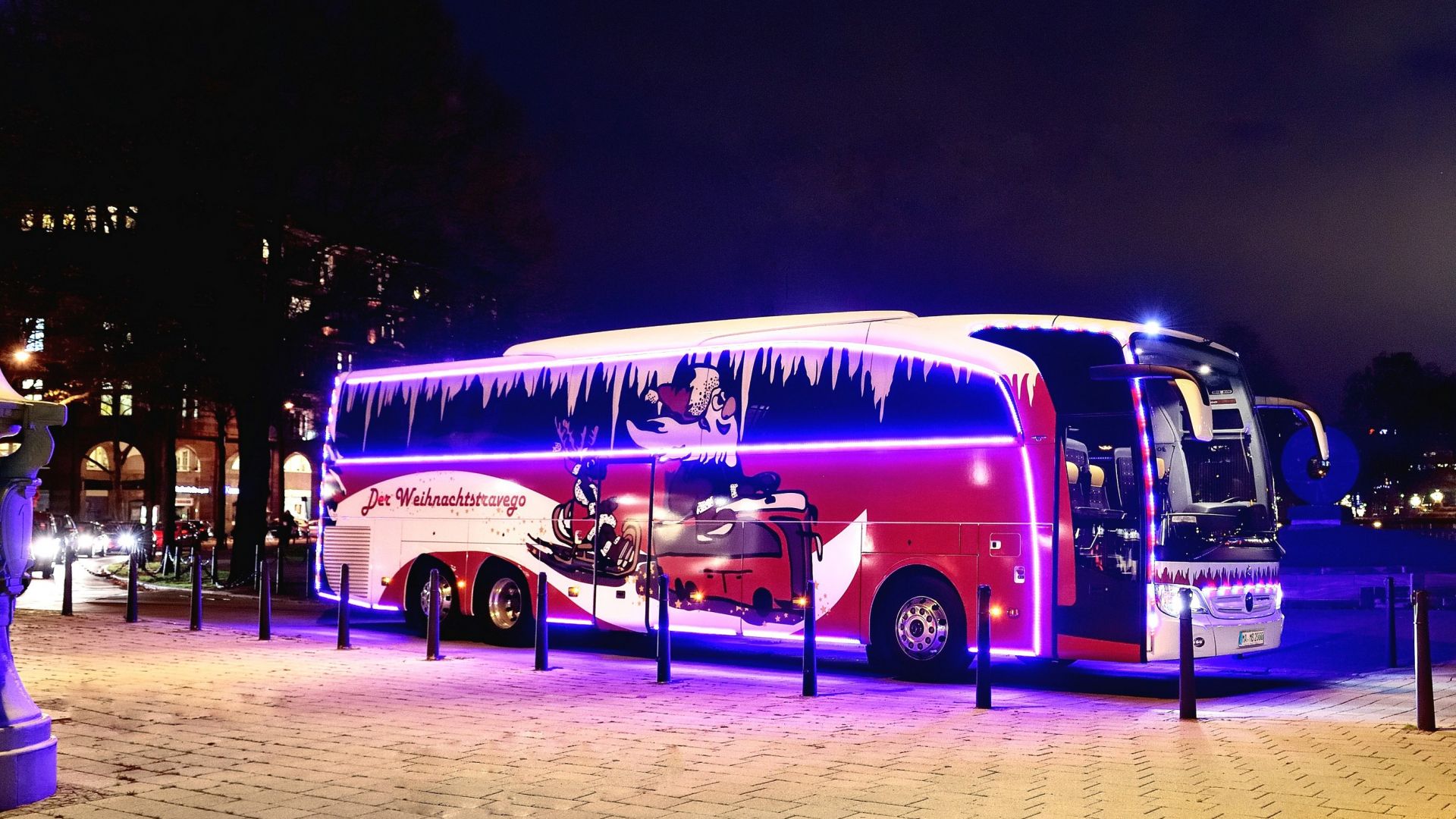 Curiosità: Mercedes Christmas Travego: Babbo Natale ...
