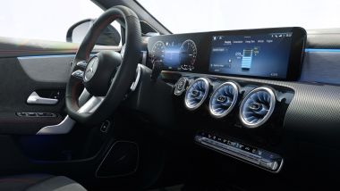 Mercedes CLA 250 e Plug-in Hybrid Shooting Brake, il display touch dell'infotainment