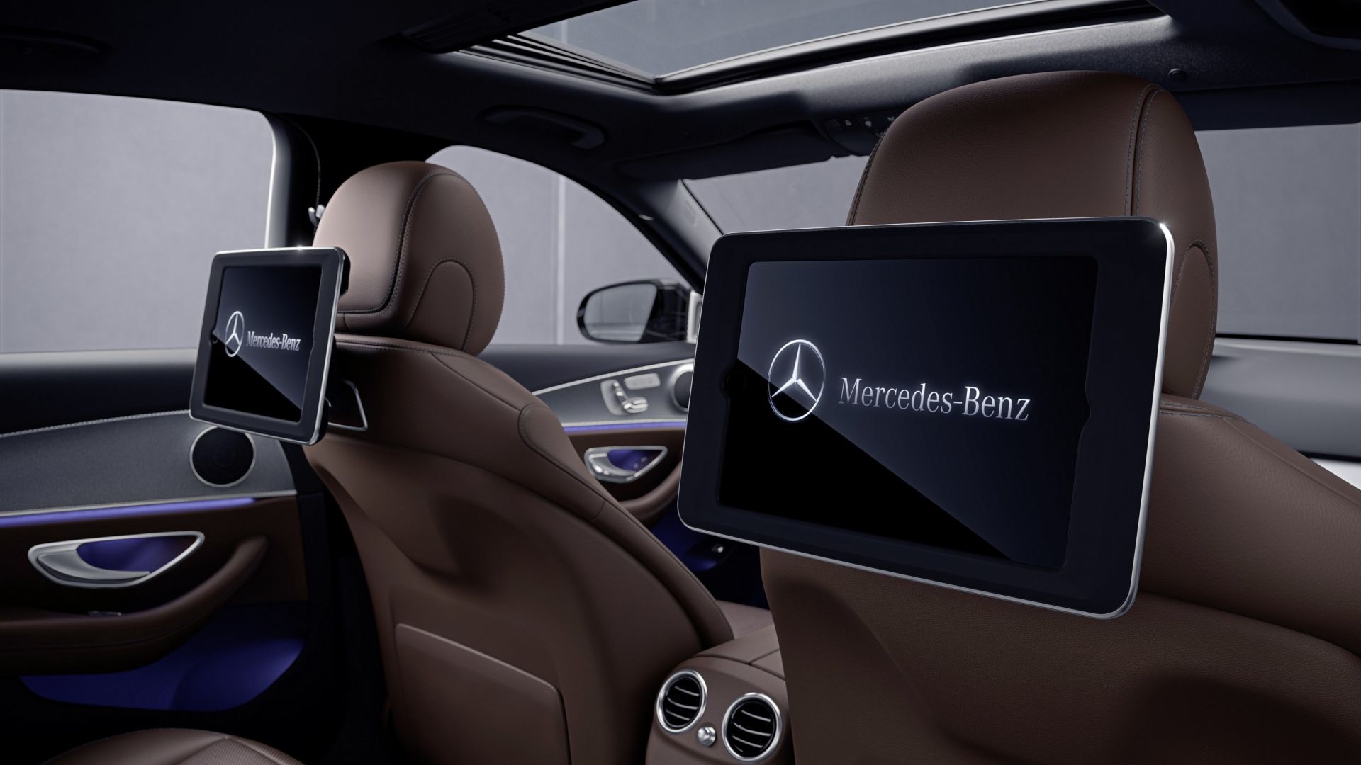 Мониторы mercedes. Мониторы для Мерседес v 2019. Mercedes Benz e400 4 matic 2018. 213 Мерседес монитор. Монитор Мерседес е класс 2019.