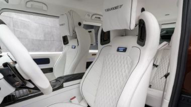 Mercedes Classe G Mansory: gli interni su misura in pelle bianca e impunture a contrasto