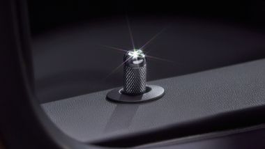 Mercedes Classe G stronger than diamonds edition: i perni di bloccaggio sono icastonati con diamanti veri