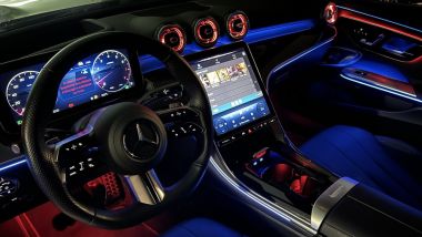 Mercedes CLE 300 4Matic Coupé: i giochi di luce delle ambient light multicolore