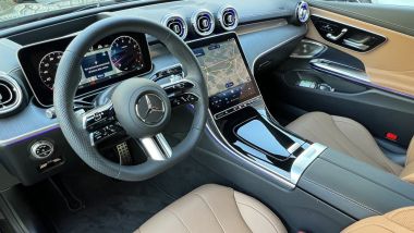Mercedes CLE Coupé: la plancia con cruscotto digitale e display infotainment da 11,9''