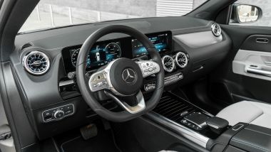 Mercedes EQA 250 Sport Plus: il posto guida