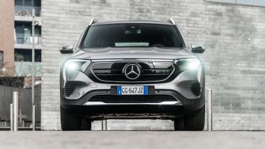 Mercedes EQB 300 4matic Sport, vista frontale