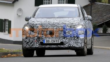 Mercedes EQS SUV: 650 km di autonomia a zero emissioni