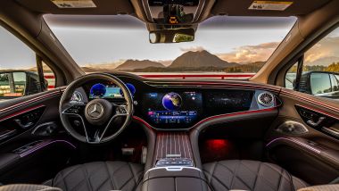 Mercedes Maybach Eqs Suv: gli interni mantengono il sistema Mbux Hyperscreen