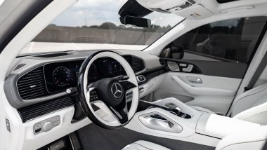 Mercedes-Maybach GLS 600 RS Edition: l'abitacolo esclusivo rivestito con pellami pregiati