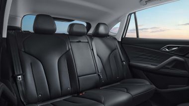 MG HS Hybrid+: il divanetto posteriore è comodo per tre persone