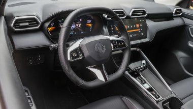 MG in Italia: successo ottenuto anche grazie al SUV ZS Hybrid+, qui l'abitacolo
