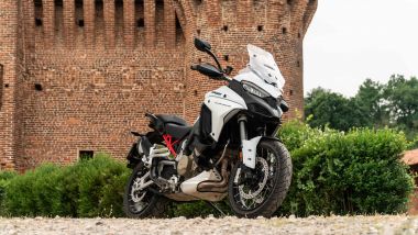 Miglior Maxi enduro 2022: Ducati Multistrada V4S, il bianco e l'assetto ribassato sono le novità di quest'anno