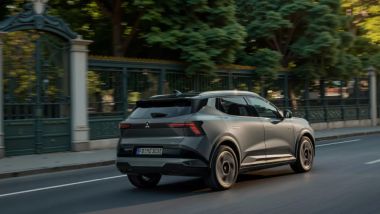 Mitsubishi Eclipse Cross EV: motore da 218 CV, batteria da 87 kWh e autonomia fino a 600 km