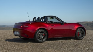 Mitsuoka Roadster: design ispirato alla Corvette C1, ma base di partenza la Mazda MX-5