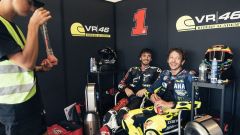 Valentino Rossi in pista con Bagnaia nei test a Misano