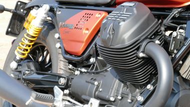 Moto Guzzi V9 Bobber Sport: il motore