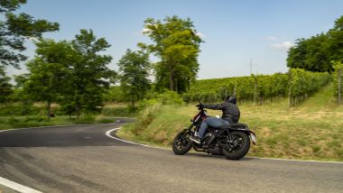 Moto Morini Calibro, peccato per le pedane che grattano alla svelta