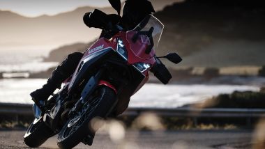 Moto Morini X-Cape 650 in piega