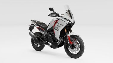 Moto Morini X-Cape 700 2025: 3/4 anteriore destro