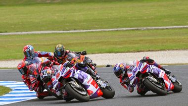 MotoGP 2023, GP Australia: Jorge Martin viene passato da Zarco e Bagnaia